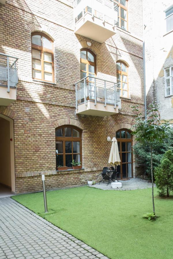 Aradi Apartment Boedapest Buitenkant foto