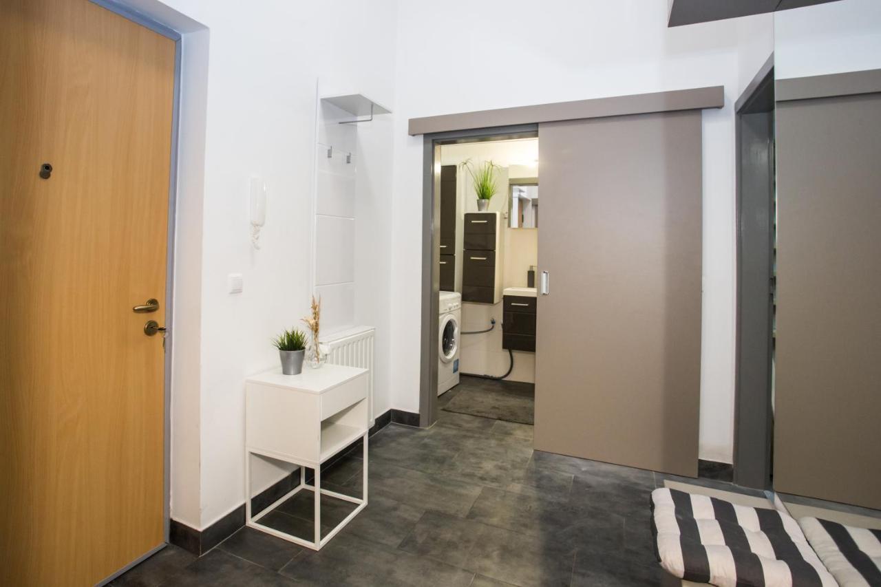 Aradi Apartment Boedapest Buitenkant foto